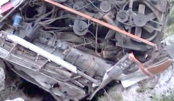 A acroşat un autobuz: o pasageră a fost rănită